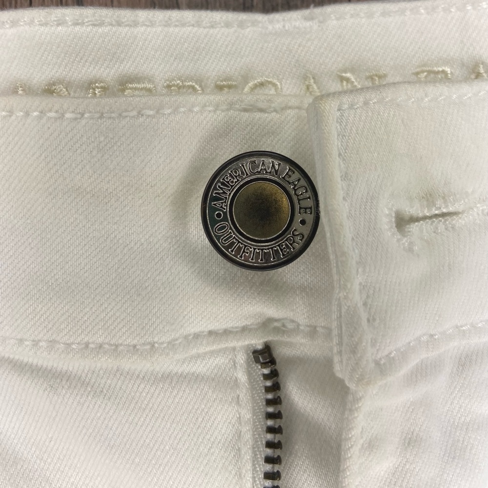 American Eagle white shorts - Picture 4 of 7